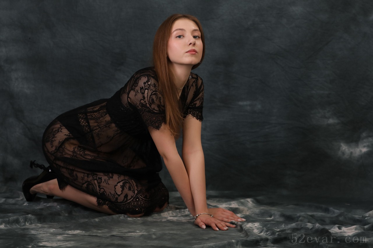 Alissa黑色高跟鞋写真