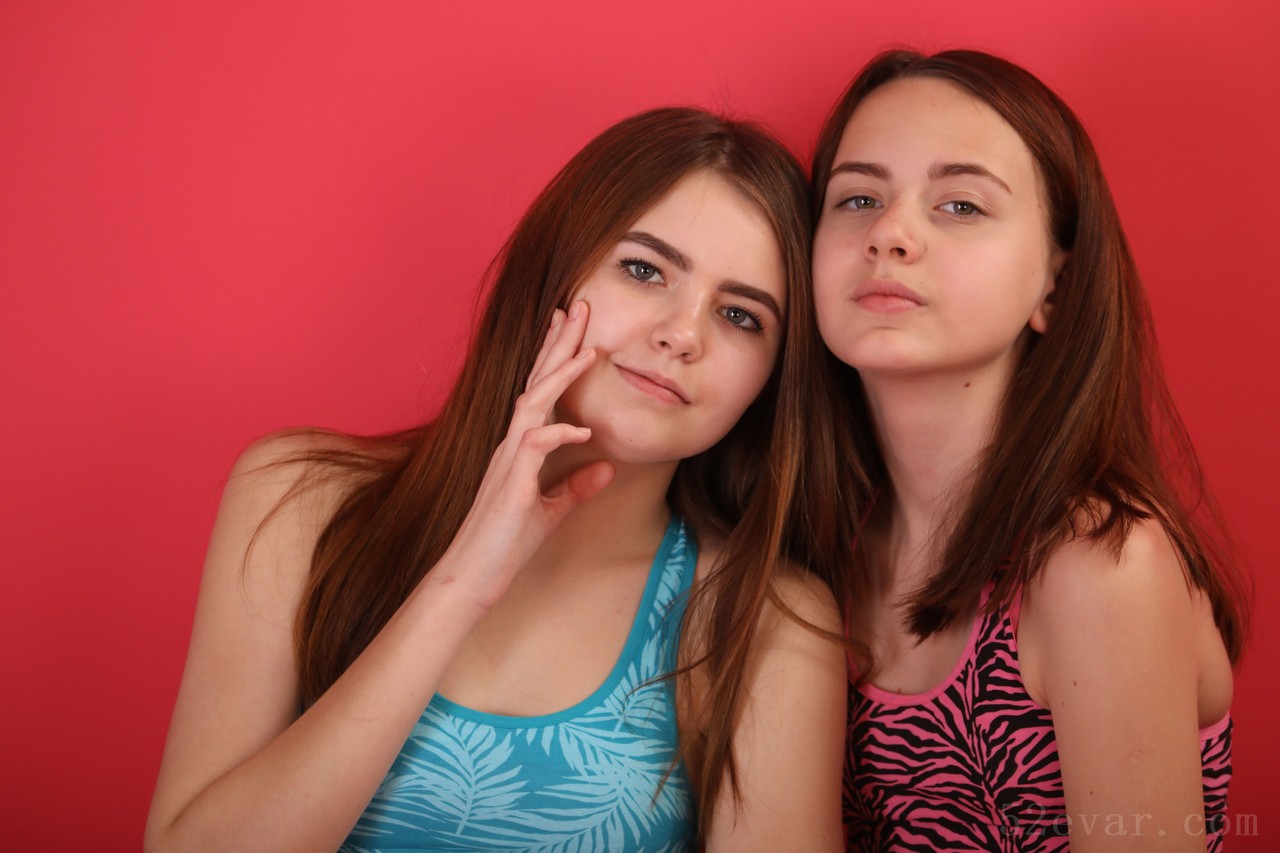 Multi彩裙双人写真