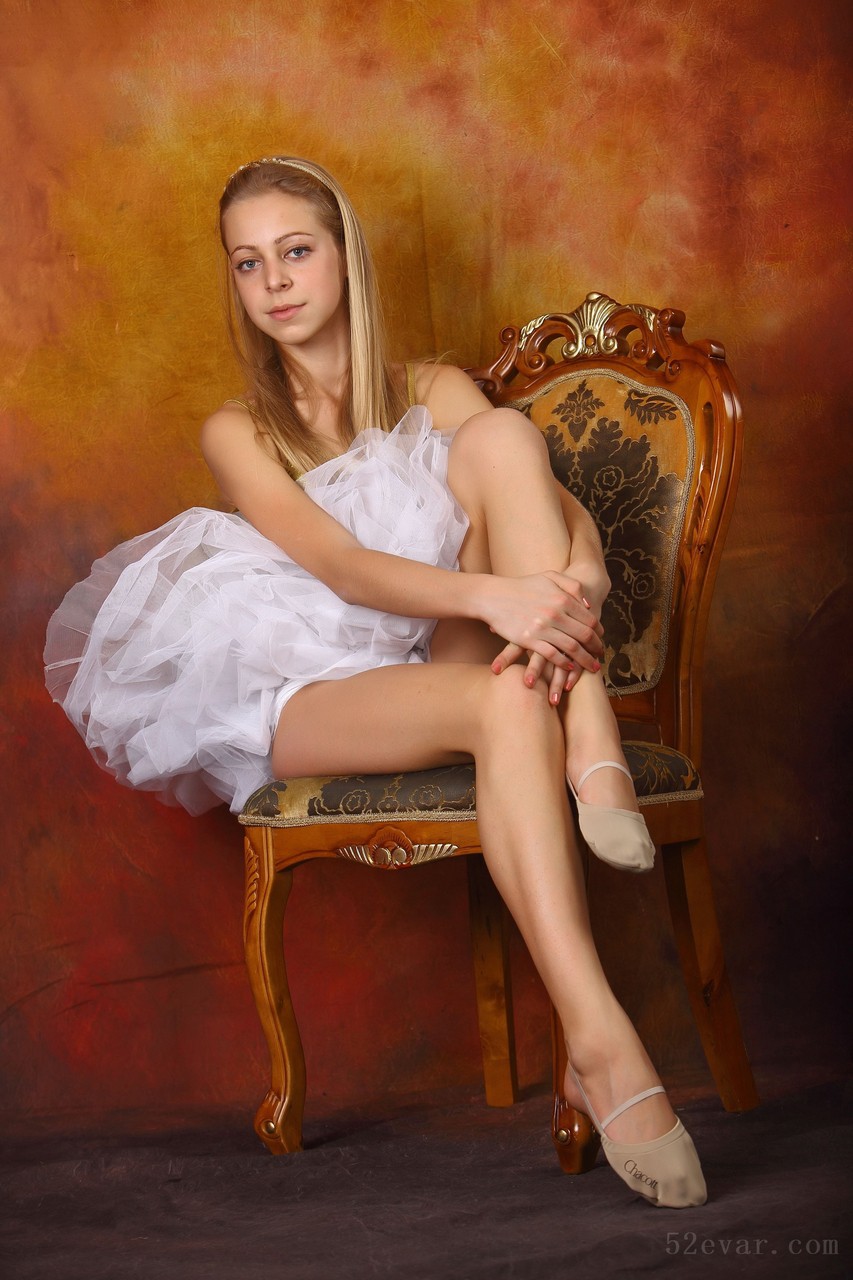 Anastasia白天鹅舞蹈服写真