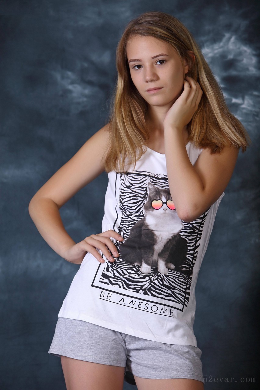 Elona猫猫背心写真